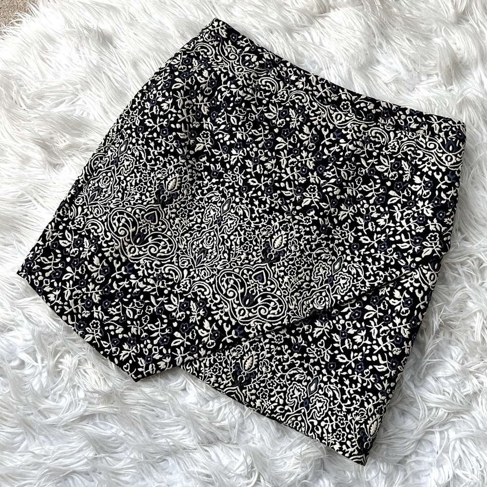 H&M mini skirt. Size 10